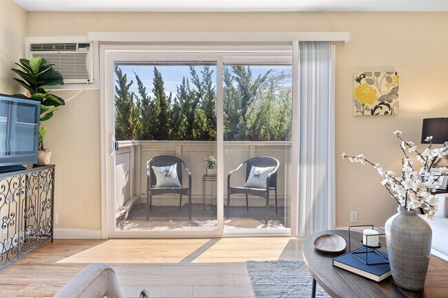 Foto del edificio - 1 br, 1 bath Condo - 4260 Clayton Road 56