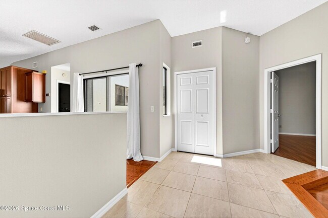 Foto del edificio - 810 Parkside Pl