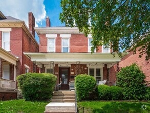 Building Photo - 202 W 8th Ave