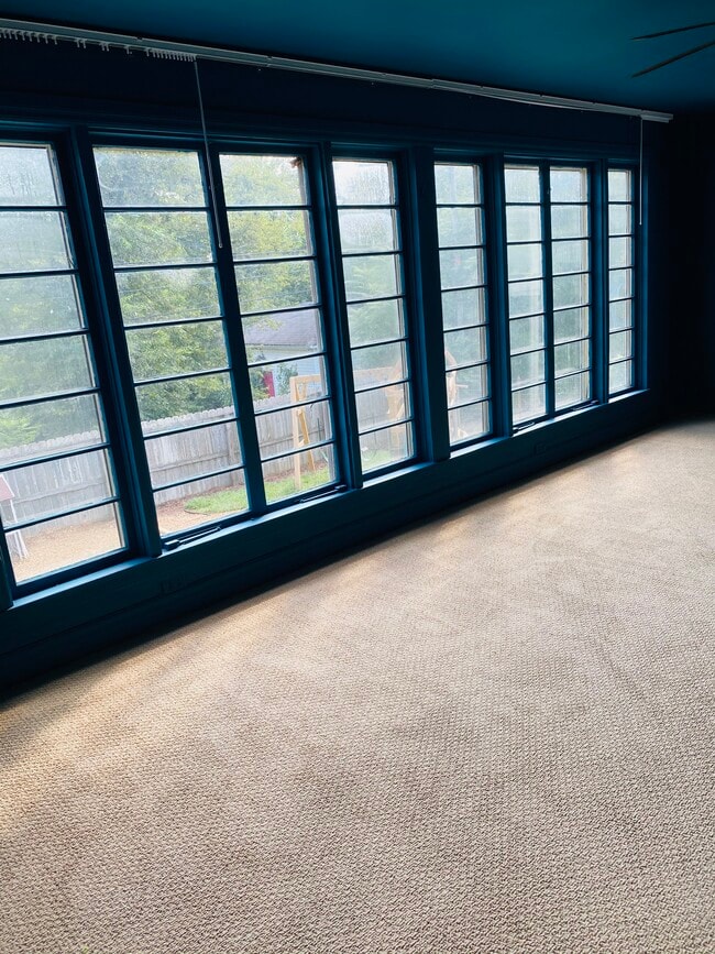 Sun room - 6 Academy Ct