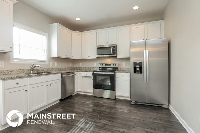 Building Photo - 728 Mitscher Dr