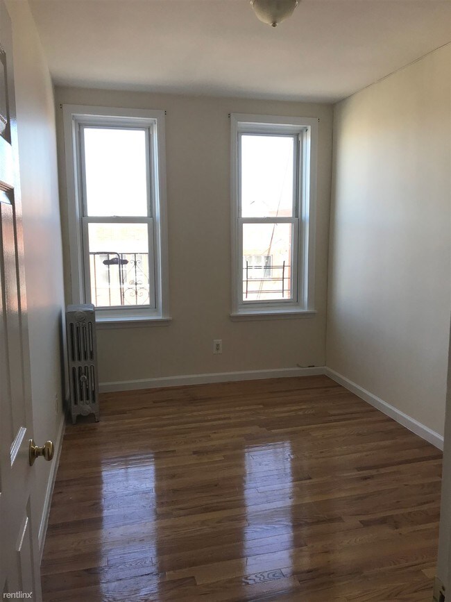 Building Photo - 2 br, 1 bath Apartment - 72 Avenue U 3FR