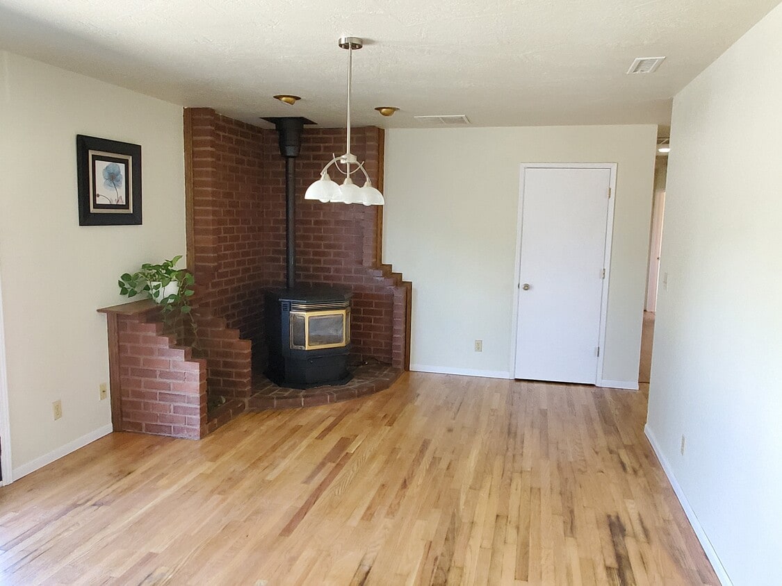 Dining Room - 2731 Cambridge Rd