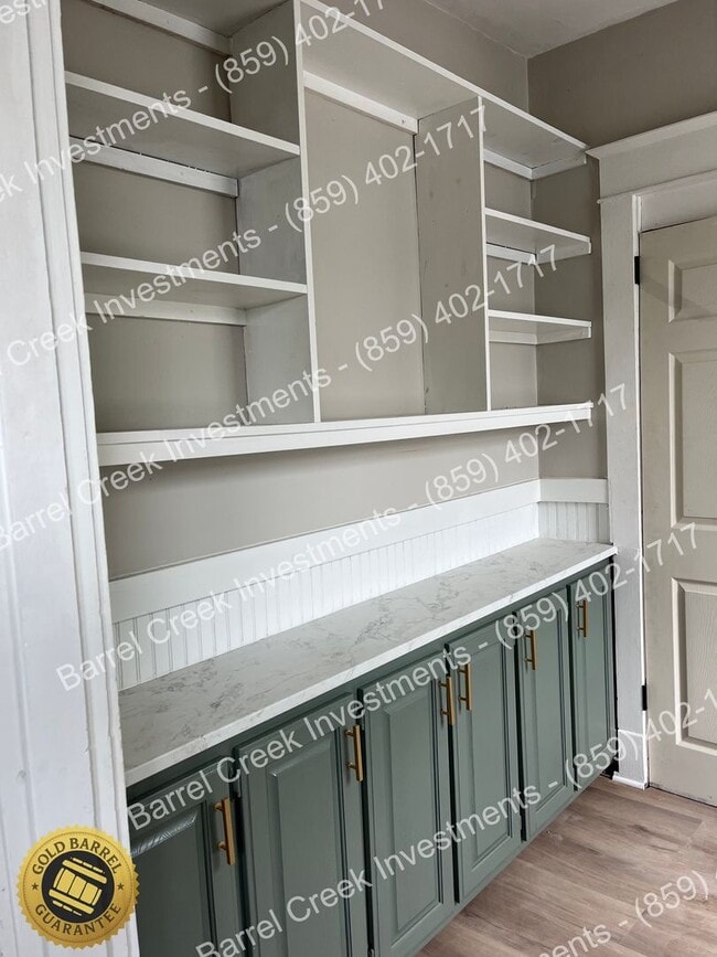 Building Photo - 4-Bed 1.5-Bath House + 2-Car Garage