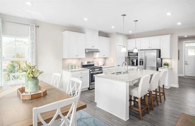Foto del edificio - 4 Bedroom - Tanyard Shores - Glen Burnie