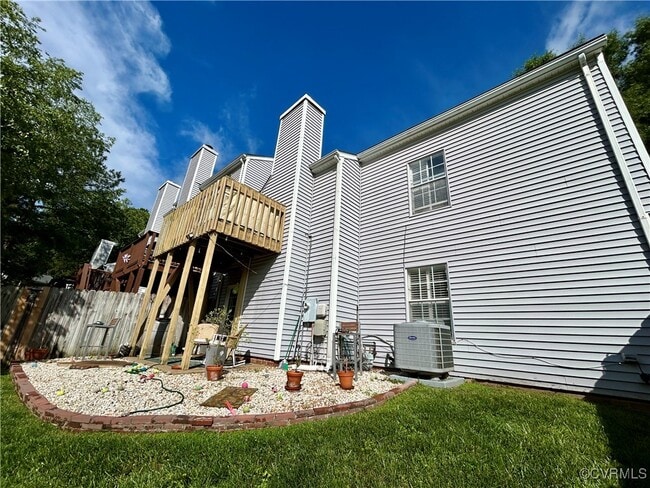 Building Photo - 7551 Beauchamp Ct