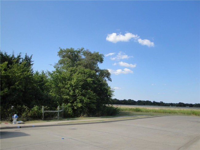 Building Photo - 2247 Colby Ln