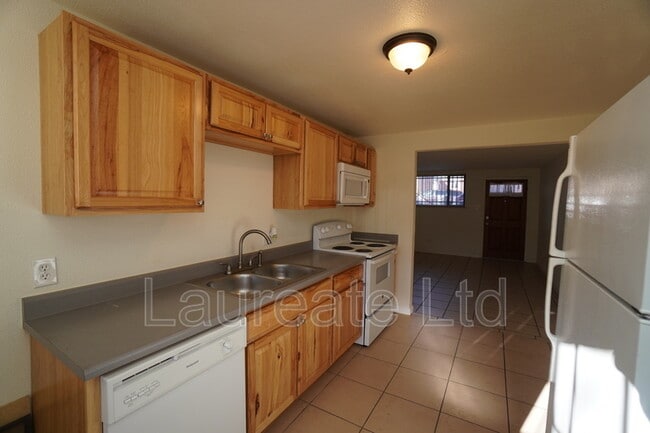 Foto del edificio - 1124 Rosemary St