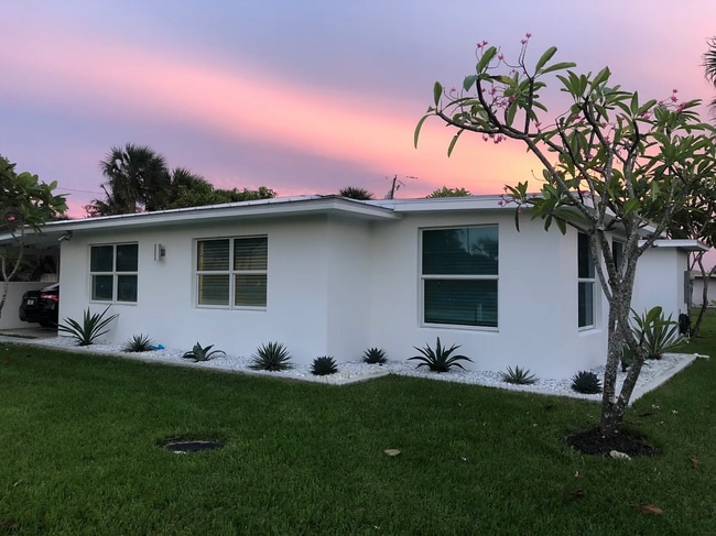 Building Photo - 301 3rd Ave