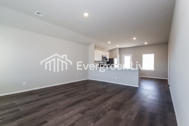 Building Photo - 2107 S Lakin Ln