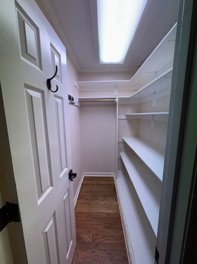 Building Photo - 404 Todd Dr