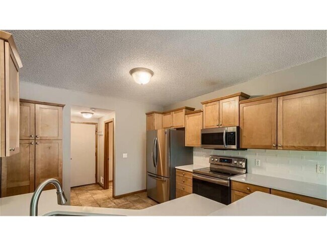 Building Photo - 3732 Fox Tail Trail NW