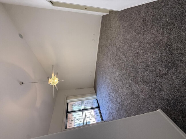 Foto del edificio - 45 E 9th Pl