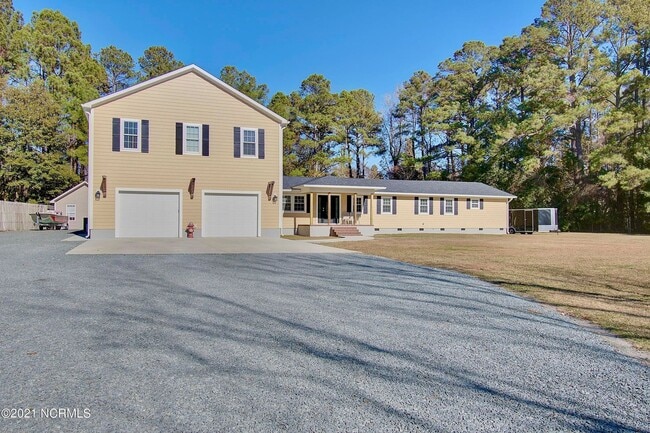 Land with plenty of personality - Land with plenty of personality Townhome