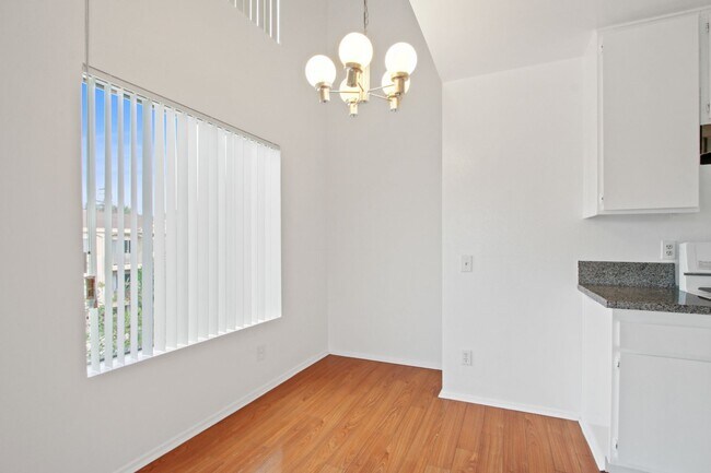 Foto del edificio - 3685 Watseka Ave