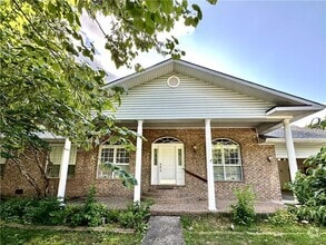 Building Photo - 2319 N Aspen Dr