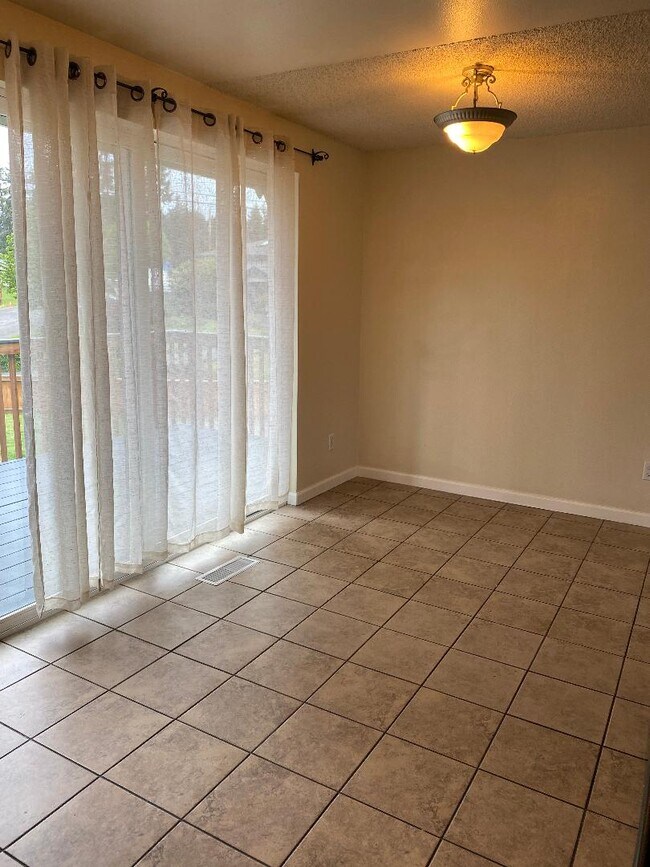 Foto del edificio - 2311 Oak Dr