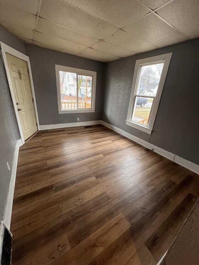 910 Hudson St, Elkhart, IN 46516 House Rental in Elkhart, IN