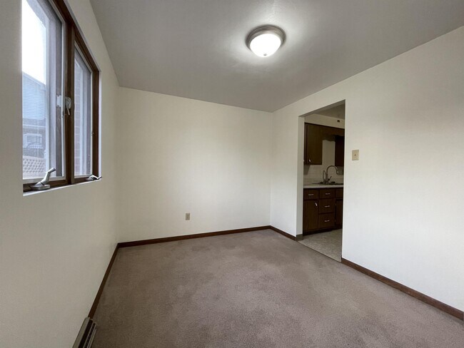 Foto del edificio - 464 E 7th Ave