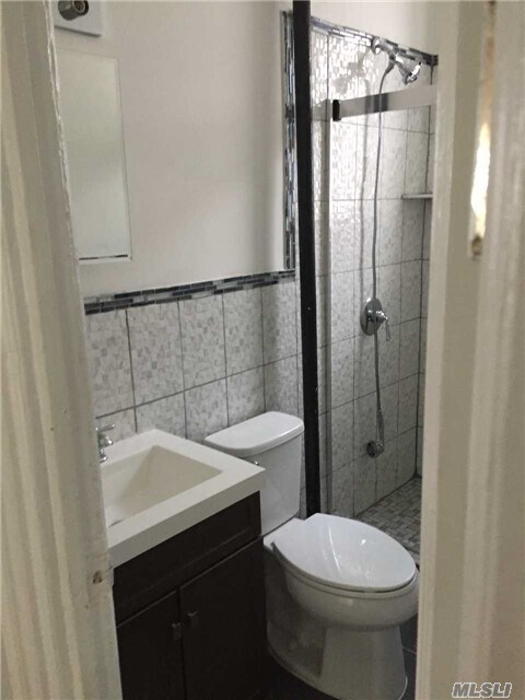 Foto del edificio - 381 E 95th St