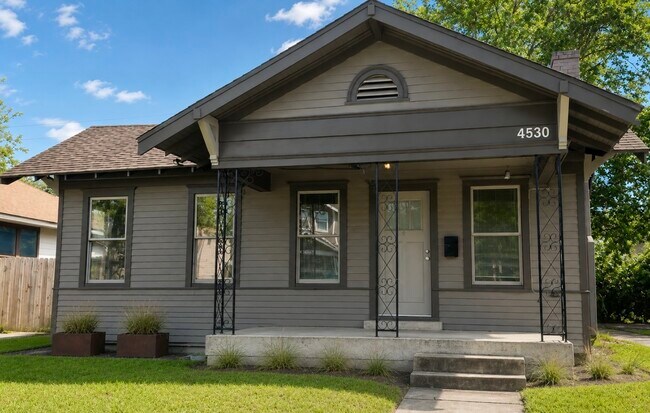 Building Photo - 4530 Walker St