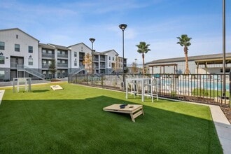 Building Photo - 945 Blakey Ln