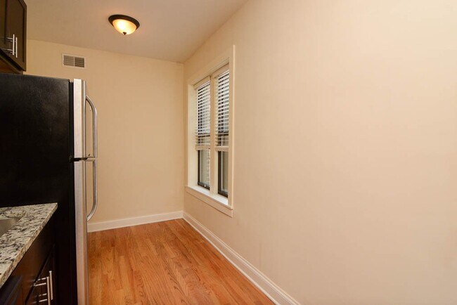 Foto del edificio - 4139 N Ashland Ave