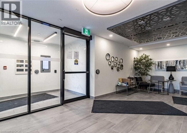 Building Photo - 104 Garment St