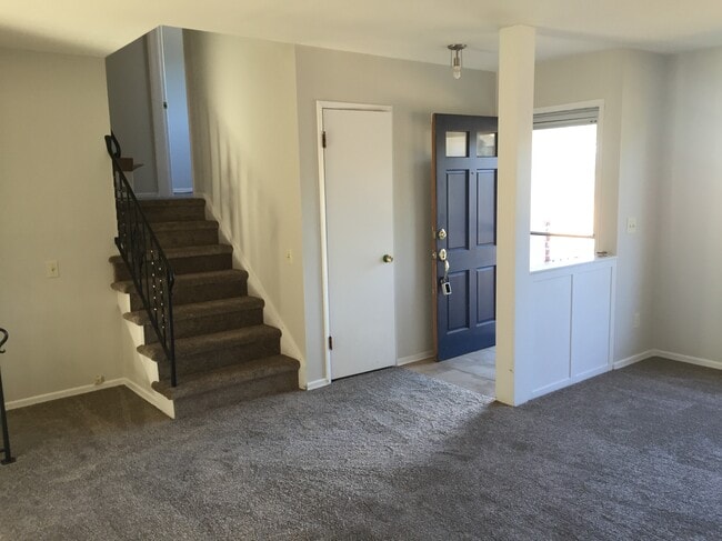 Building Photo - 1275 NW Jenne Ave