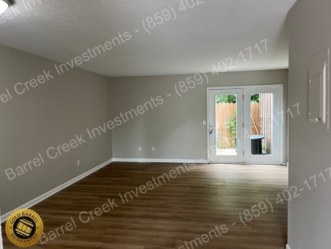 Foto del edificio - 2-Bed 1.5-Bath Townhome