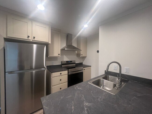 Foto del edificio - Coming Soon! Newly built 2024 mobile home, 1 BR, all lvp flooring, stainless steel appliances