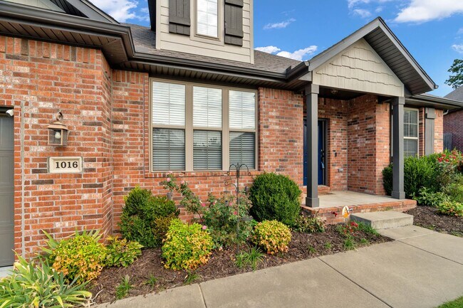 Foto del edificio - Very well maintained 4 Bed 3 Bath home in Great Location!