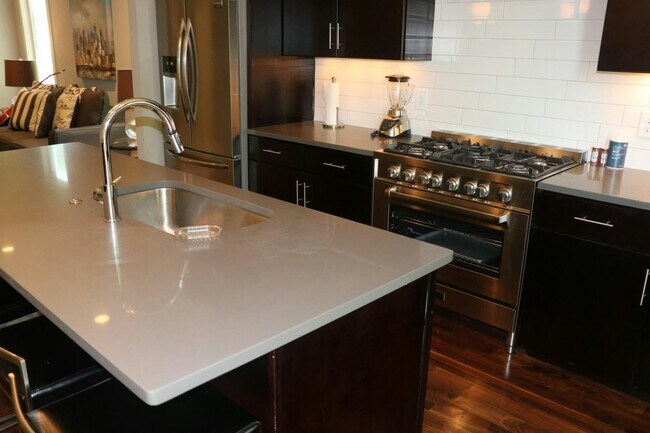 Foto del edificio - 929 13th Ave S