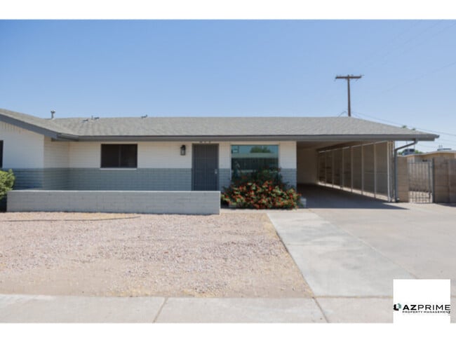 Photo - Stylish 2/2 Mesa Duplex Unit! House