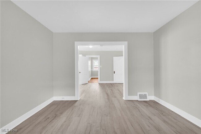 Building Photo - 4455 W 48th St