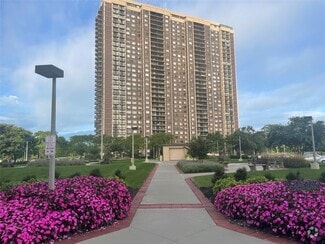 Building Photo - 27110 Grand Central Pkwy