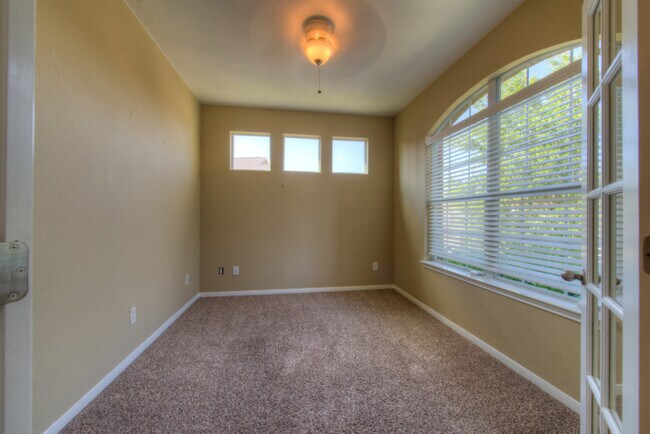 Foto del edificio - Beautiful 2 story home in Ledgestone Commu...