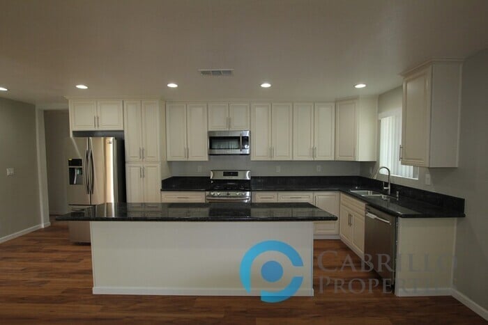 Primary Photo - 2480 Hardy Dr