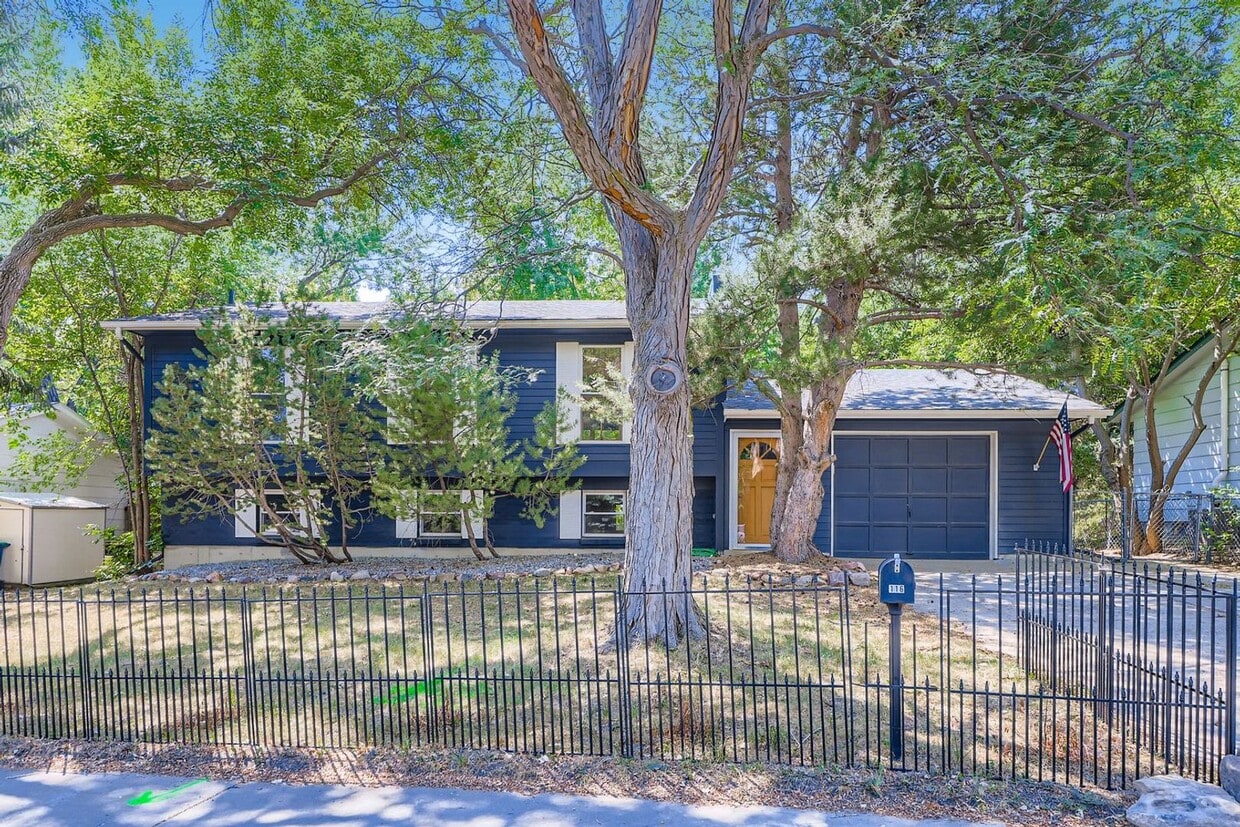 Primary Photo - Recently Remodeled 4BD, 3BA Louisville Home