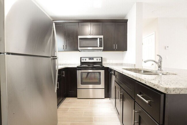 Foto del edificio - 5520 Lake Underhill Rd