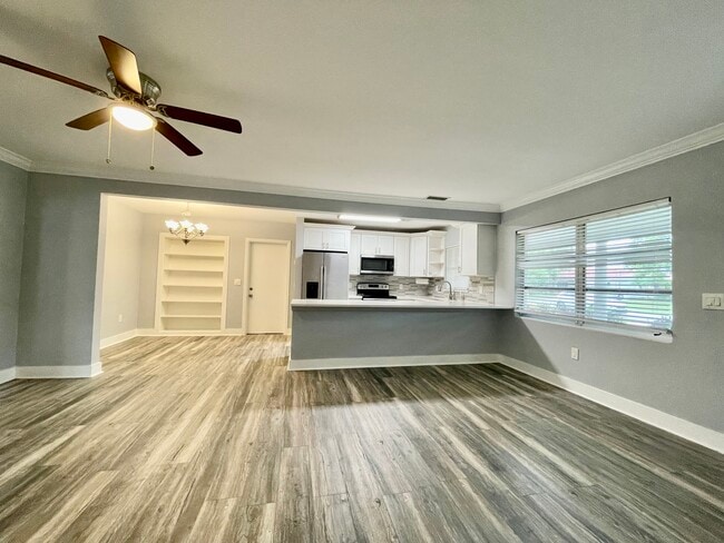 Building Photo - 2192 Belmar Dr