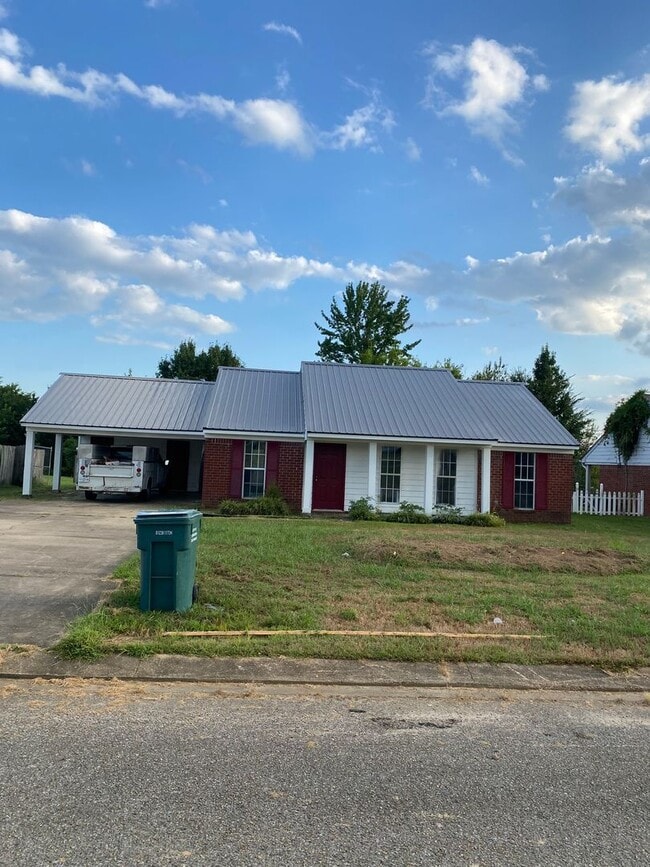 Building Photo - 131 Muscadine Dr