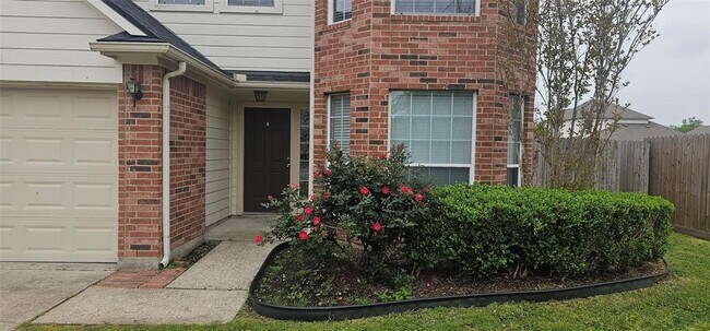 Building Photo - 2320 Shady Pine Dr