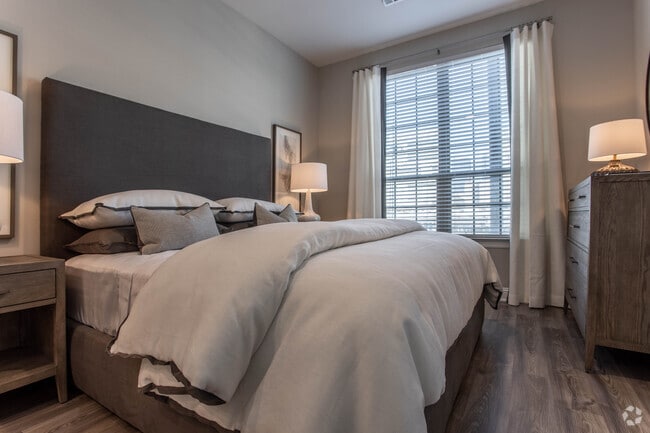 2 BR, 2 BA - 990 SF - 2111 Austin Apartments