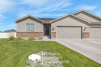 Building Photo - 4211 Roy Cir