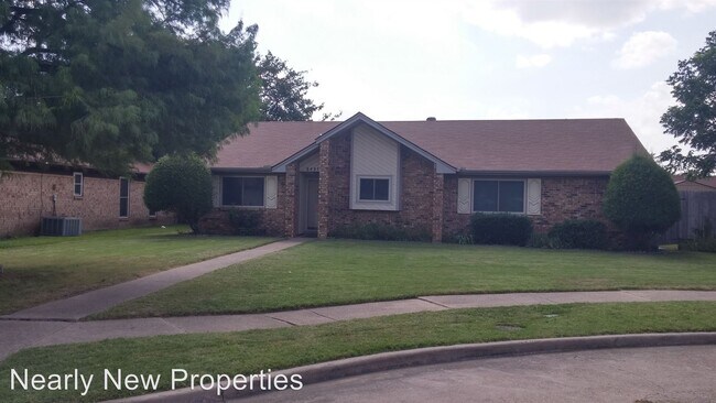 Building Photo - 3 br, 2 bath House - 2421 Trenton Circle