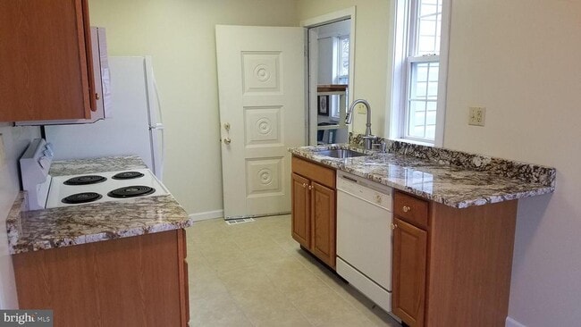 Building Photo - 8220 Savage Guilford Rd