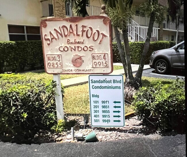 Foto del edificio - 9855 Sandalfoot Blvd