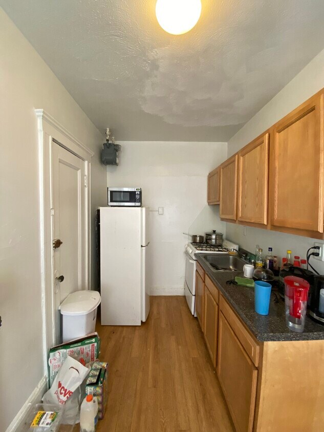 Primary Photo - 140 Columbia St