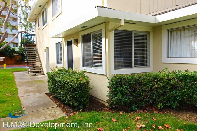 Building Photo - 2 br, 1 bath House - 2323 SAIDEL DR. #2